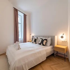 Josef's I Deluxe In Ideal Location , Vienna Austria