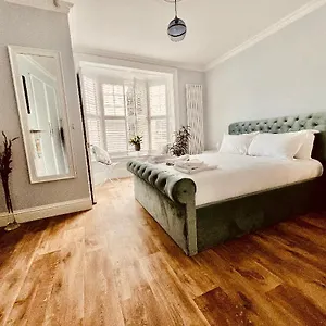 Ingleside Mews , Whitby United Kingdom
